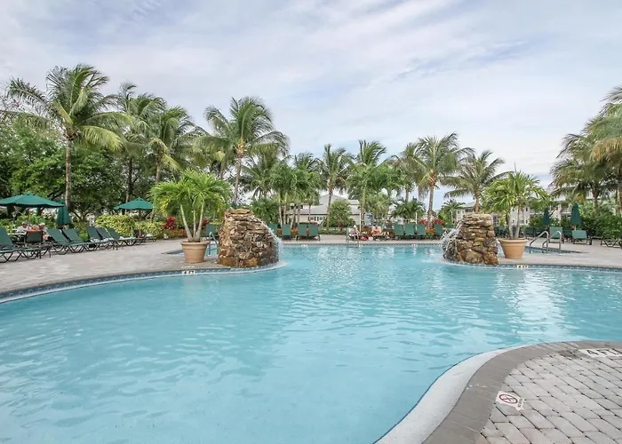 Free Golf! Stay, Play, Work From Luxury 2Bdr Plus Den 1St Floor Villa In Lely Golf Resort