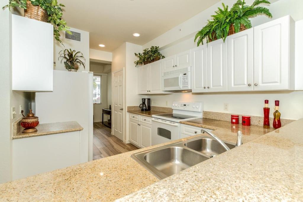 Free Golf! Stay, Play, Work From Luxury 2bdr Den 1st Floor In Lely Golf Apartamento North Naples