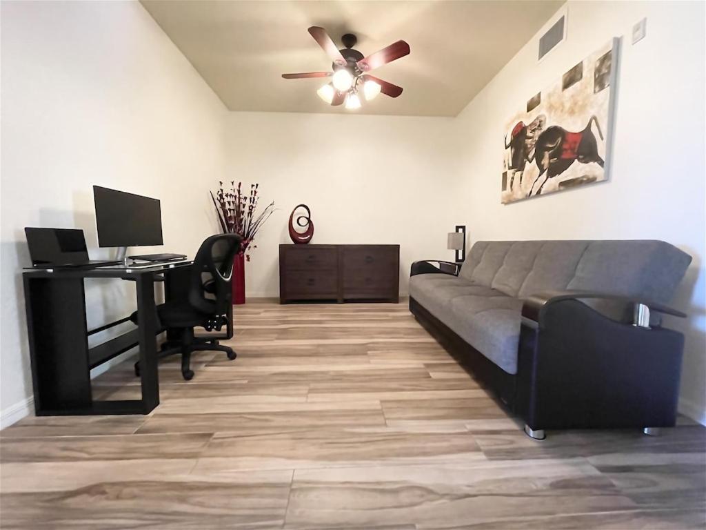 Free Golf! Stay, Play, Work From Luxury 2bdr Den 1st Floor In Lely Golf Apartamento *