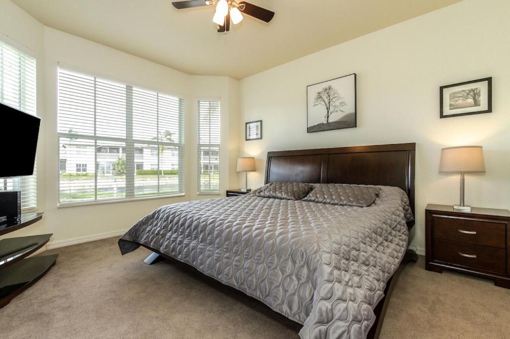 Free Golf! Stay, Play, Work From Luxury 2bdr Den 1st Floor In Lely Golf Apartamento
