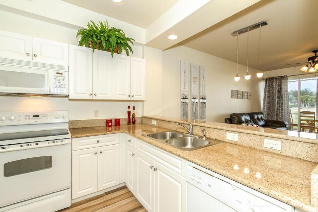Apartamento Free Golf! Stay, Play, Work From Luxury 2bdr Den 1st Floor In Lely Golf